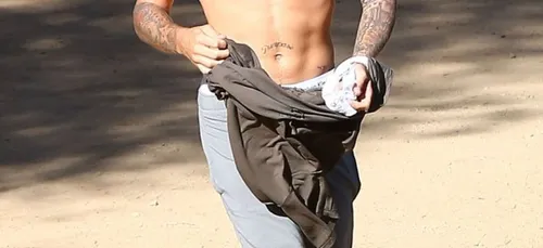 Justin Bieber montre ses fesses involontairement