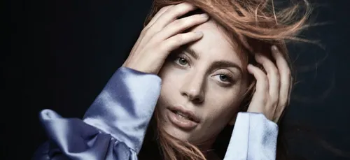 Lady gaga : l’interprète de « Shallow » change radicalement de look...