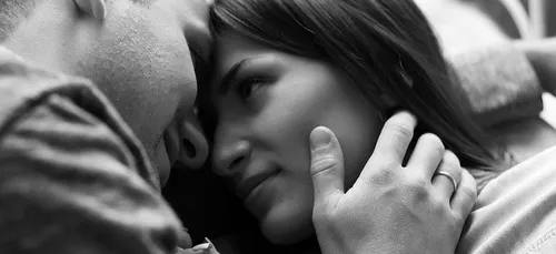 Un bouton de chevet existe pour signaler son désir à son partenaire