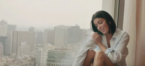 Jenifer interrompt son concert pour stopper une bagarre dans le...