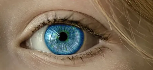 « Bright Eye Challenge » : le nouveau défi dangereux qui affole la...