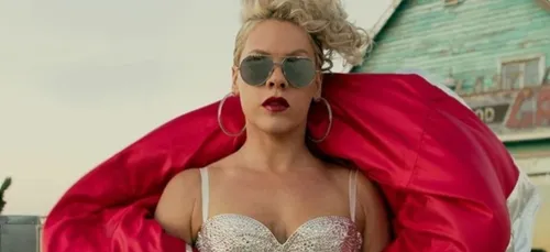 Pink : l’énorme don de la chanteuse pour lutter contre les...