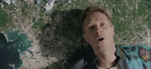 Coldplay : Chris Martin raconte ce jour où il a fait honte à sa...