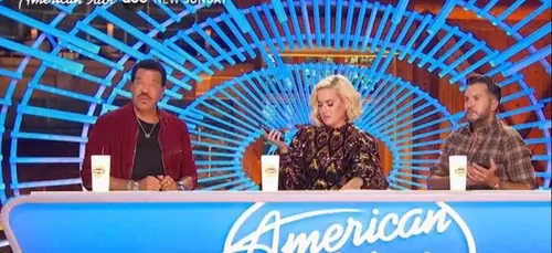 Katy Perry s’évanouit en plein tournage d’American Idol, les...
