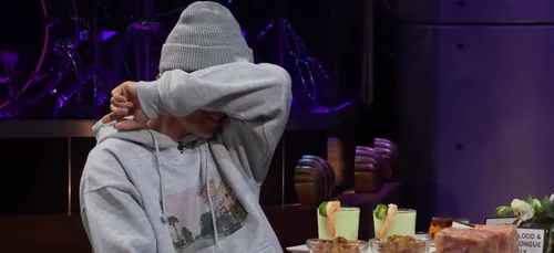 Testicule de taureau, yaourt aux fourmis… : Justin Bieber mange des...