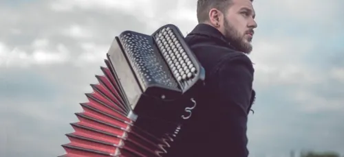 Le nouveau clip de Claudio Capéo