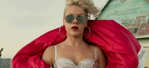 Quand Pink et son mari craquent en plein confinement  (vidéo)