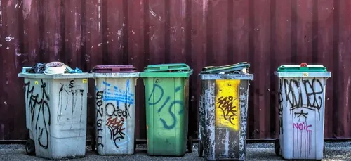 Licencié pour avoir bu deux bières pendant son service, un éboueur...