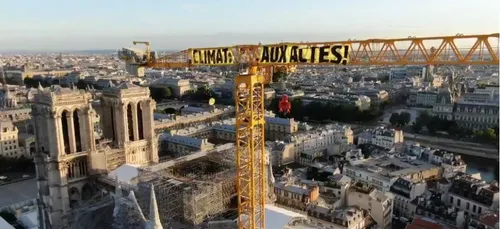 Greenpeace : une banderole au-dessus de Notre-Dame pour le climat...