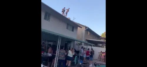 Elle saute d'un toit pendant une pool-party et frôle le pire (vidéo)