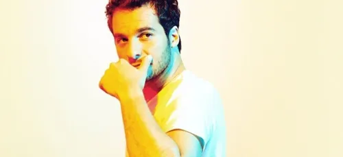 En deuil, Amir se confie sur le décès de son oncle mort du coronavirus