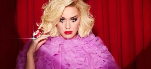 Katy Perry dévoile son corps post-partum pour montrer la réalité de...