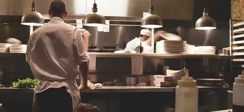 Covid-19 : chômage partiel pour les salariés contraints de garder...