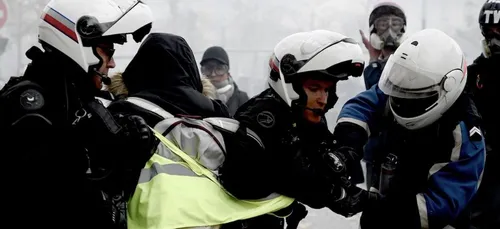 Amnesty International accuse la France d’"acharnement judiciaire"...