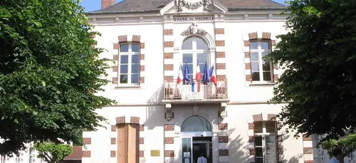 Un maire autorise les commerces non-alimentaires à rester ouverts...