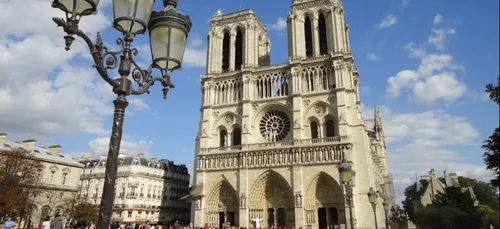 Attaque au marteau devant Notre-Dame en 2017 : l'assaillant fait...
