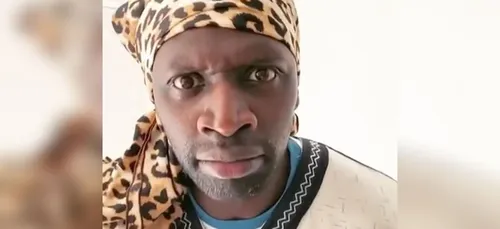 Quand Omar Sy parodie "Doudou"d’Aya Nakamura en hommage au "SAV des...
