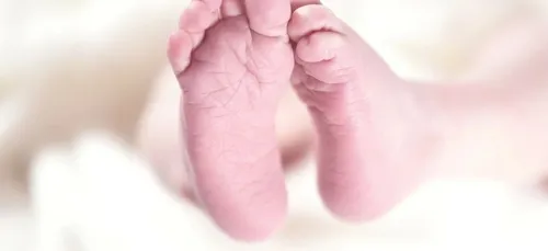 Il blesse son bébé mortellement mais continue de jouer à la console...