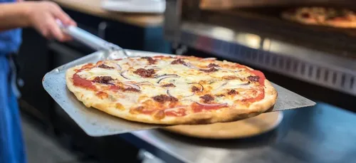 Un homme braque une pizzeria et repart avec... deux bières !