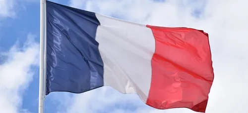 Covid : près de 700 travailleurs étrangers "en première ligne" vont...