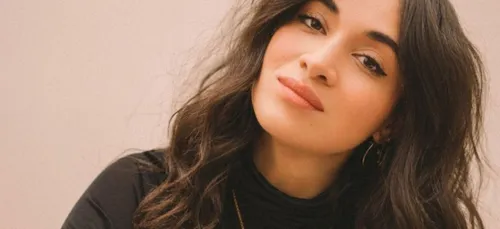 Camélia Jordana annonce la sortie d'un double-album et un duo avec...