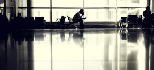 Terrifié par le coronavirus, il vivait caché dans l'aéroport de...