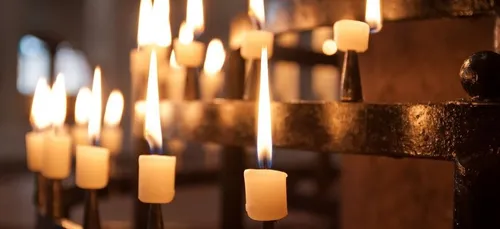 Un "faux prêtre", ancien candidat de Secret Story,  aurait officié...