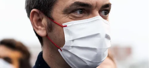 COVID : l'épidémie baisse depuis 5 jours, mais la situation est...