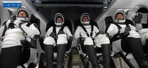 Thomas Pesquet s'envole pour l'ISS, le décollage en direct avec la...