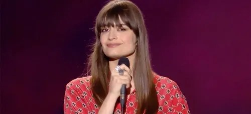 Clara Luciani séduit les fans avec sa reprise de "J'attends...