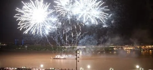 15 congrès du feu d'artifice à Bordeaux