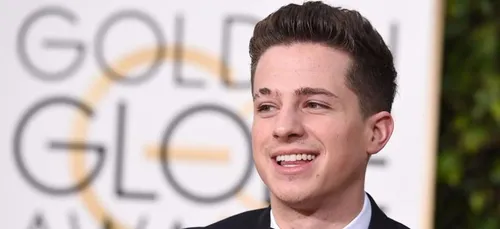 Charlie Puth vomit sur le plateau du Late Late Show (Vidéo)