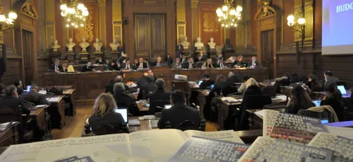 Conseil municipal à Bordeaux hier