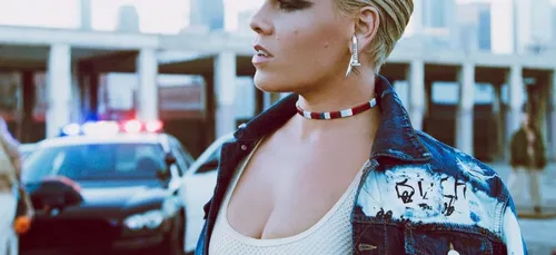 Pink partage une adorable vidéo de son fils et de son mari (VIDEO)