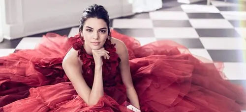 Kendall Jenner : moquée sur la toile à cause de son acné, elle répond