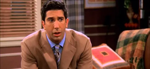 David Schwimmer (Friends) métamorphosé dans plusieurs publicités...