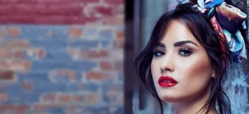 Demi Lovato affiche fièrement sa cellulite et ses bourrelets (Photos)