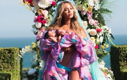 Nouvelle photo "record" pour Beyonce: elle nous présente ses jumeaux !