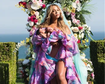 Beyoncé : quand les internautes parodient sa photo avec ses jumeaux !