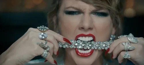 Taylor Swift règle ses comptes dans son nouveau clip ! (Vidéo)