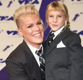 Pink adresse un message émouvant à sa fille lors des MTV VMAs !