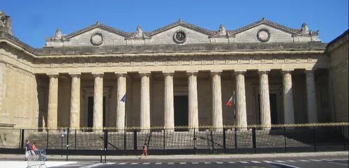 Bordeaux : il comparaît pour avoir jeté son bébé dans la Garonne.