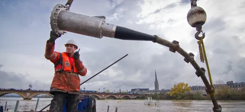 Des expériences près du pont de pierre à Bordeaux !