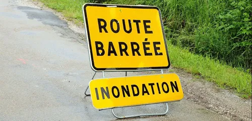 Les panneaux « Inondation » ont été retrouvés en Dordogne