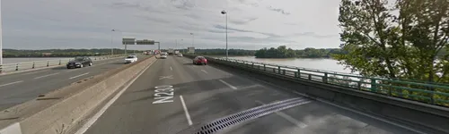La piste cyclable sur le pont François Mitterrand à Bordeaux supprimée