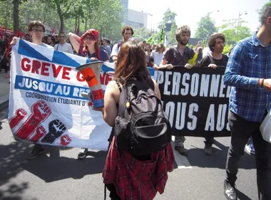 Education : les mobilisations s'enchaînent à Bordeaux