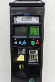 Stationnement à Bordeaux : les riverains et commerçants restent...