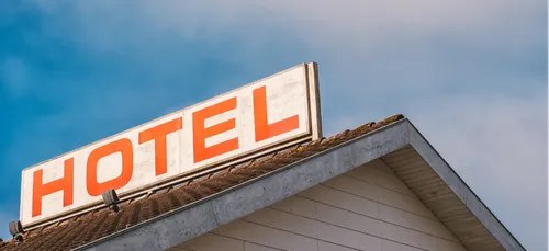 Mérignac : un jeune homme chute de la fenêtre de son hôtel