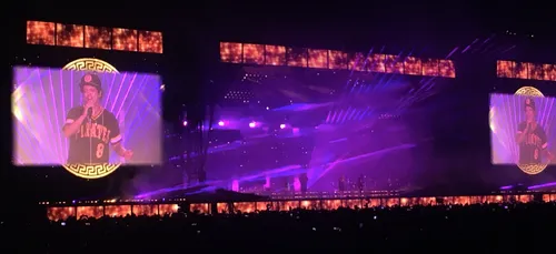 Regardez : Bruno Mars met le feu au Stade de France (Photos & Vidéos)
