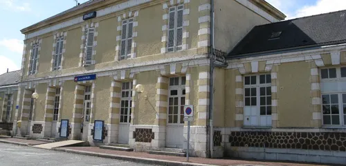 Dordogne : un homme s’immole par le feu devant la gare du...
